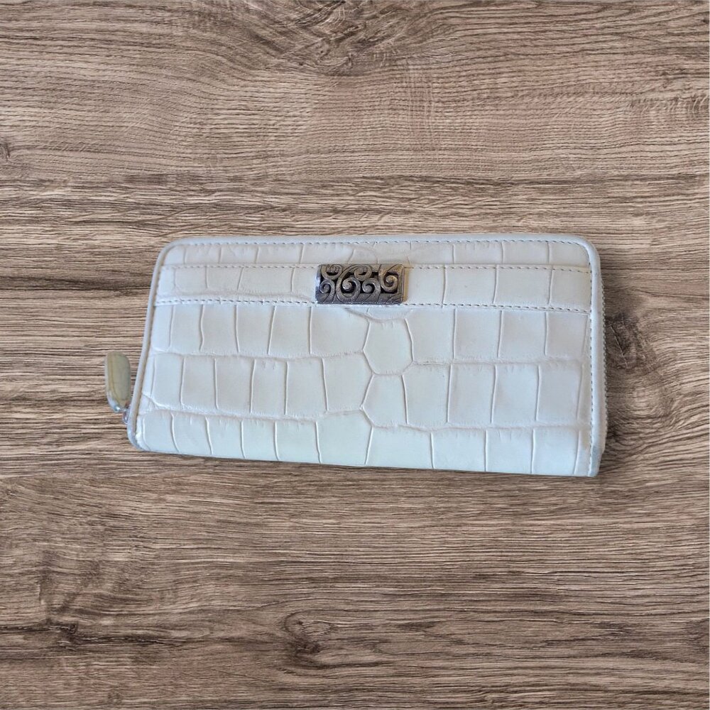Brighton's Mingle Cream Croc-Embossed Zip-Around Wallet Multiple Card Slots-OS